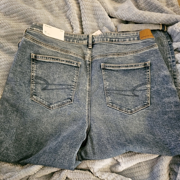 American Eagle Strigid Mom Jeans 👖 - Picture 4 of 9